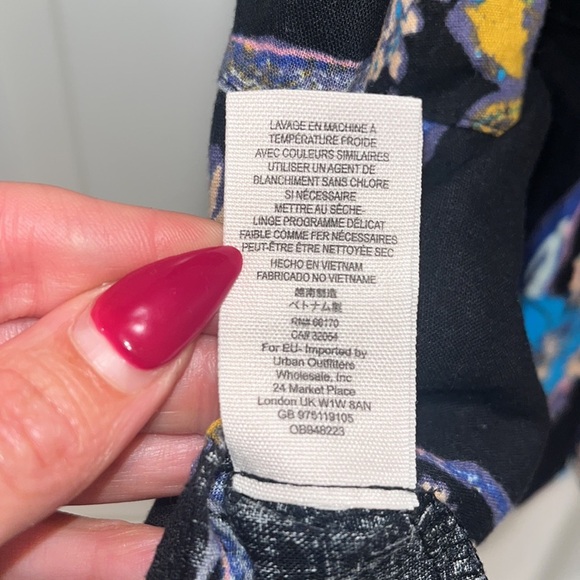 Free People Summer in Tulum Tunic Medium black floral ruffled linen BOHO top - Picture 6 of 9